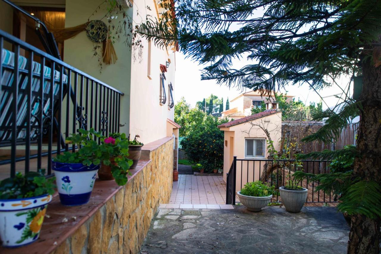 Florit Flats - The Orange Lemon Tree House Villa ลา เอเลียนา ภายนอก รูปภาพ